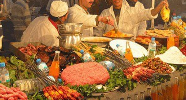 بائعي المأكولات بجامع الفنا مشاكل بالجملة وفشل ذريع في إيجاد الحلول  