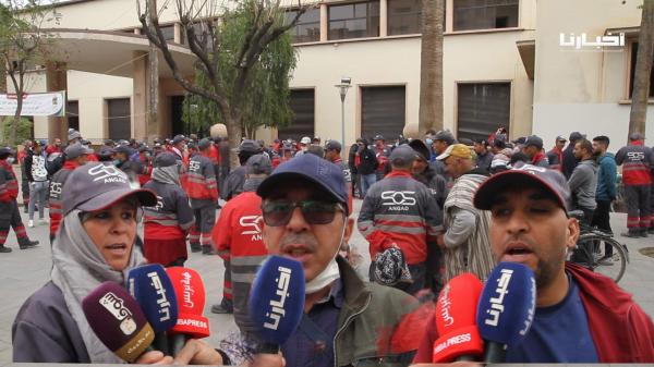 بسبب المستحقات.. عمال النظافة يحتجون بقوة لعدم صرف منح عيد الأضحى الماضي بوجدة