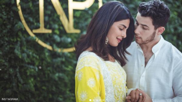 11 عاما.. فارق السن بين نجمة بوليوودية وخطيبها الهوليوودي