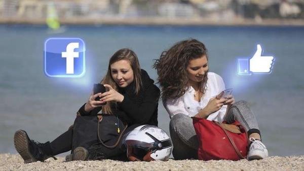 دراسة أمريكية: وسائل التواصل الاجتماعي تلتهم وقت القراءة