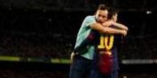 شاهد مشجع يعبر عن حبه لـميسي