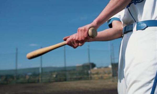 بيع مضرب "بيسبول" بمليون دولار