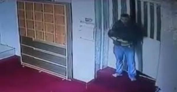 شوهة ... فرنسا تعتقل "شفار" مغربي متخصص في السطو على المساجد