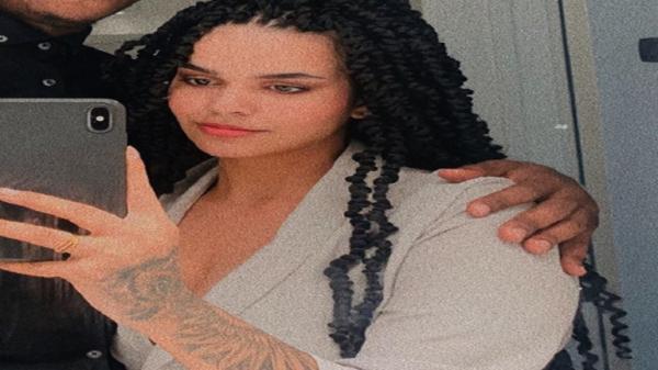 الفتاة السعودية الهاربة "رهف القنون" تنشر أول صورة مع زوجها ورضيعها (صورة)