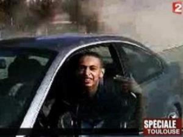 منفذ هجمات فرنسا صور عملياته وأرسلها إلی قناة \'الجزيرة\'