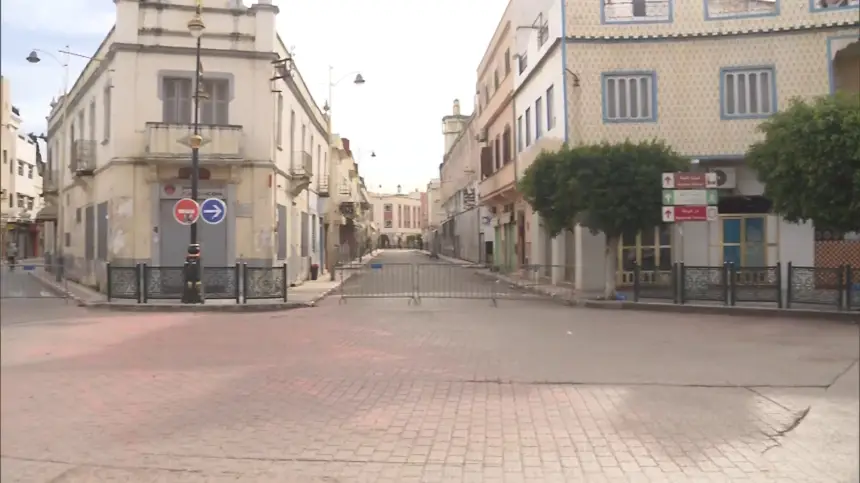 القصر الكبير تتحول إلى مدينة مهجورة.. سباق مع الزمن لتأمين الأرواح من التقلبات المناخية(صور)