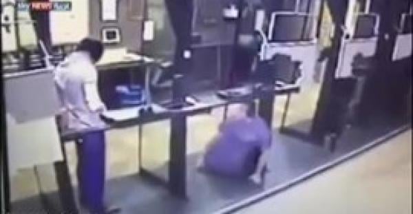 بالفيديو.. شاب يفشل في الانتحار ويصيب مدربه