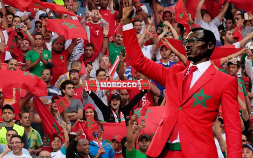 أصبح رمزا للبطولة.. دعوات مغربية لاحتضان المشجع الكونغولي إلى غاية نهاية البطولة