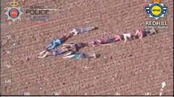 أطفال يساعدون شرطة مدينة سري البريطانية على اعتقال مشتبه بهم