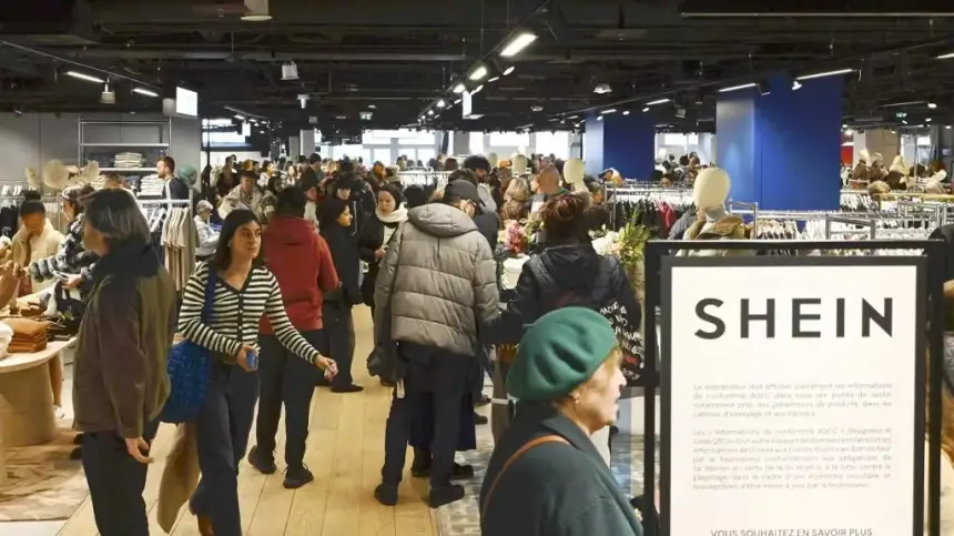 متجر "SHEIN" في باريس يستقبل عددا قياسيا من الزبائن رغم فضيحة الدمى الجنسية