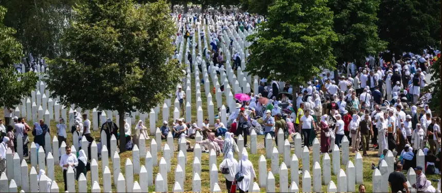 إحياء ذكرى مجزرة سريبرنيتسا بالبوسنة وسط تضامن ألماني أوروبي