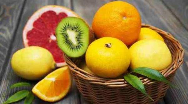 هل أتجنب أكل الحمضيات إذا شعرت بحموضة؟