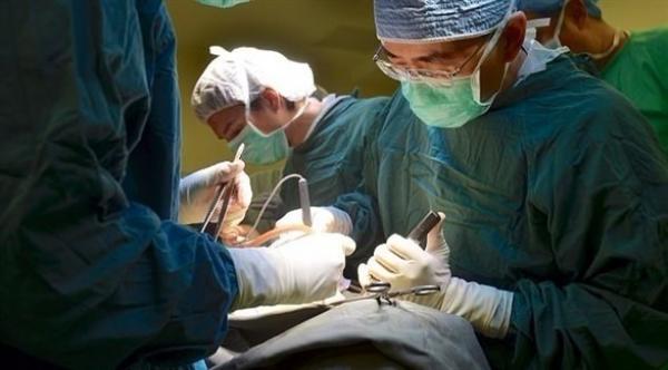 يترك بطن المريض مفتوحاً 3 ساعات لارتباطه بعملية أخرى