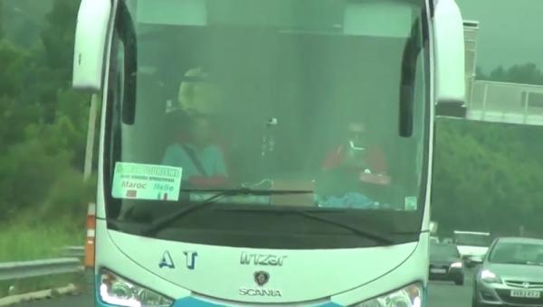 إسبانيا..اعتقال سائق الحافلة المغربي الذي كان يقرأ القرآن أثناء القيادة