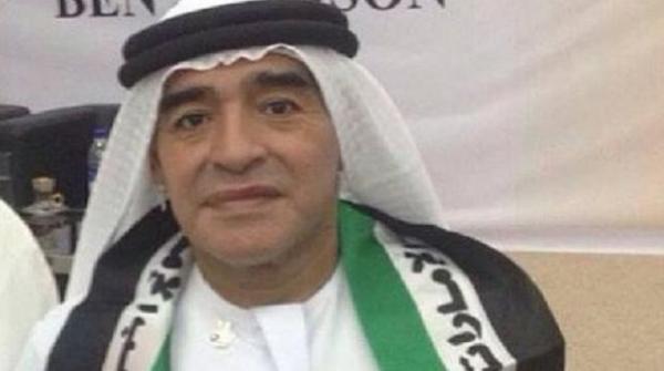 شاهد &quot;الشيخ&quot; مارادونا يرقص مع الإماراتيين في عيدهم الوطني (فيديو)