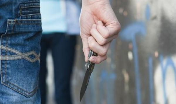 خطير... شجار بين تلميذين ينتهي بطعنة سكين غادرة 