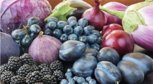 تناول أطعمة التي تحتوي على مركبات الفلافونول يبطئ تدهور الذاكرة