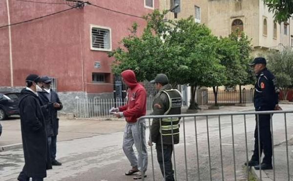 إغلاق عدد من أحياء مدينة مكناس وتغيير مواقيت إغلاق المحلات التجارية والمقاهي بعد ظهور بؤر عائلية