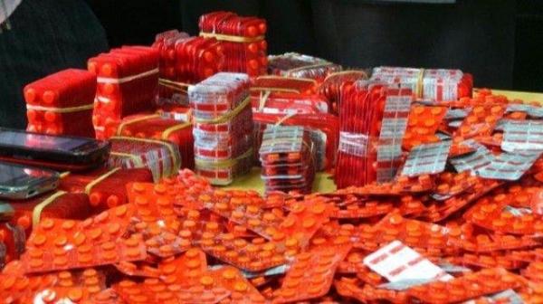 إيقاف شخصين بمدخل مدينة تيفلت وبحوزتهما 3400 قرص طبي مخدر