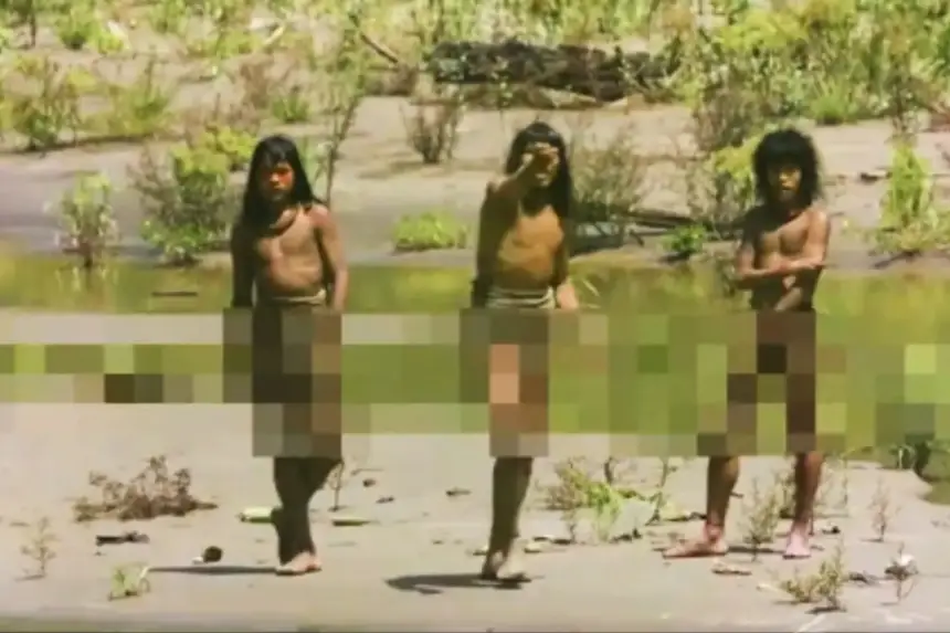 مشاهد مذهلة.. اكتشاف قبيلة تعيش "خارج الزمن" في غابات الأمازون!