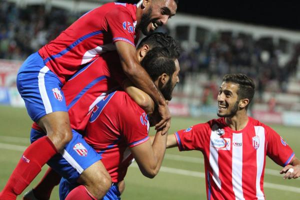 المغرب التطواني يقتلع فوزا صعبا أمام شباب خنيفرة في مباراة مجنونة (فيديو)