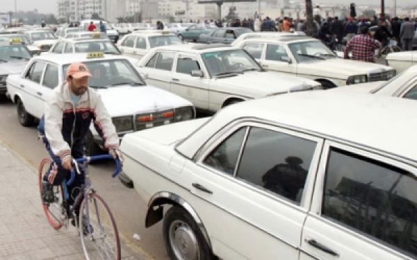 هذا ما قرره مهنيو الطاكسيات بالدار البيضاء بعد تضررهم من ارتفاع أسعار المحروقات