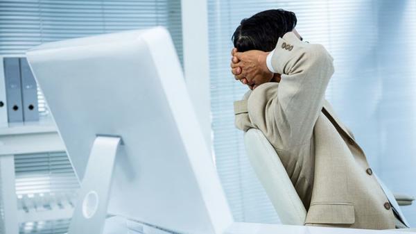 اليابان تواجه مشكلة الموت بسبب العمل الإضافي