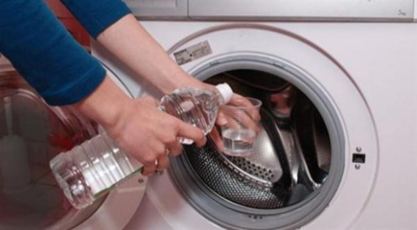 لماذا يجب وضع الخل في الغسالة؟