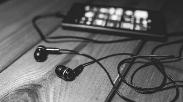 سماعة الهاتف تقتل طفلا في ماليزيا!