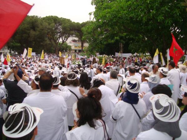 الوردي في ورطة بعد تهديد الأساتذة الأطباء بالدار البيضاء بالاستقالة جماعيا