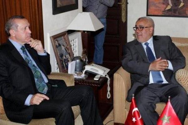 السيد عبد الإله ابن كيران يترأس حفل عشاء أقامه الملك على شرف الوزير الاول التركي