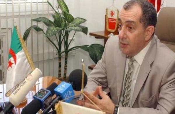 سياسي جزائريي يُعلنها: محمد السادس ملكُ أفعال لا أقوال .. ولهذا السّبب أدافعُ عنه