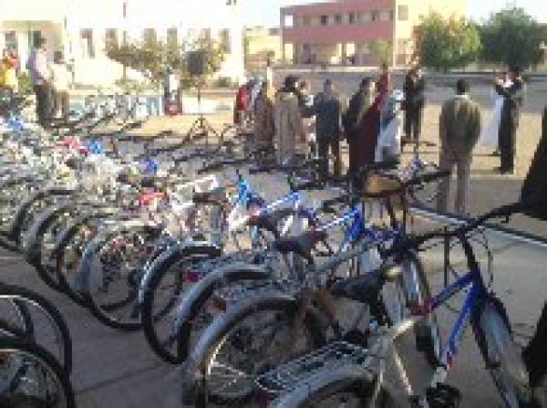 كلميم: مبادرة توزيع الدراجات الهوائية على تلاميذ