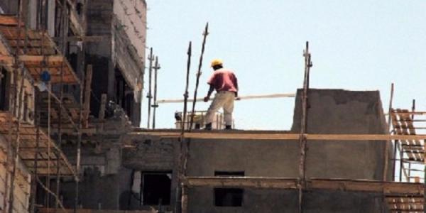 في مشهد مروع...وفاة عامل بناء بعد سقوطه من الطابق الثاني لعمارة قيد التشييد بتطوان