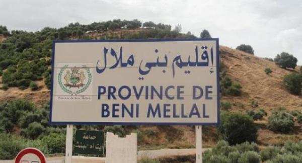 فيديو مؤلم: بكاء هستيري لشيخ ثمانيني بأعالي الجبال وسط جموع من المحتجين بسبب العزلة والتهميش