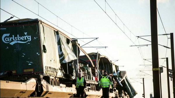 مقتل ستة أشخاص في حادث قطار على جسر في الدنمرك