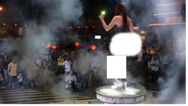 صدق أو لا تصدق : افتتاح أول مرقص جنسي بفاس و التذاكر استنفدت عن آخرها