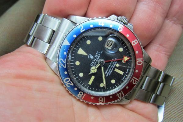 ما السبب في جعل ثمن ساعات "الروليكس" خياليا؟