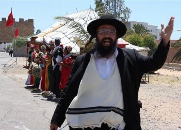 مؤرخ فرنسي يقول إن جلالة المغفور له الملك محمد الخامس لم يحم يهود المغرب