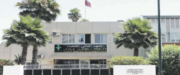 بعد الضجة التي أثارها التقرير...مصادر من وزارة العدل تنفي مسؤولية "بنعبد القادر" عن الصفقات "المشبوهة"