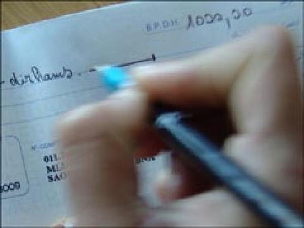 المغاربة أصدروا 639 ألف شيك دون رصيد سنة 2010