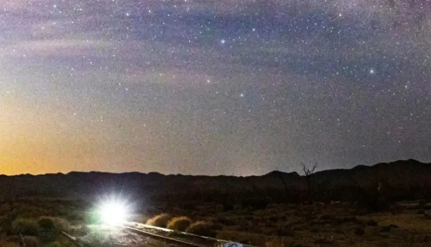 ضوء غامض في كاليفورنيا.. ما حقيقته؟