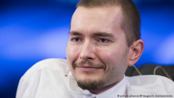 بسبب الحب.. الروسي سبيريدونوف يقرر عدم نقل رأسه إلى جسم آخر!