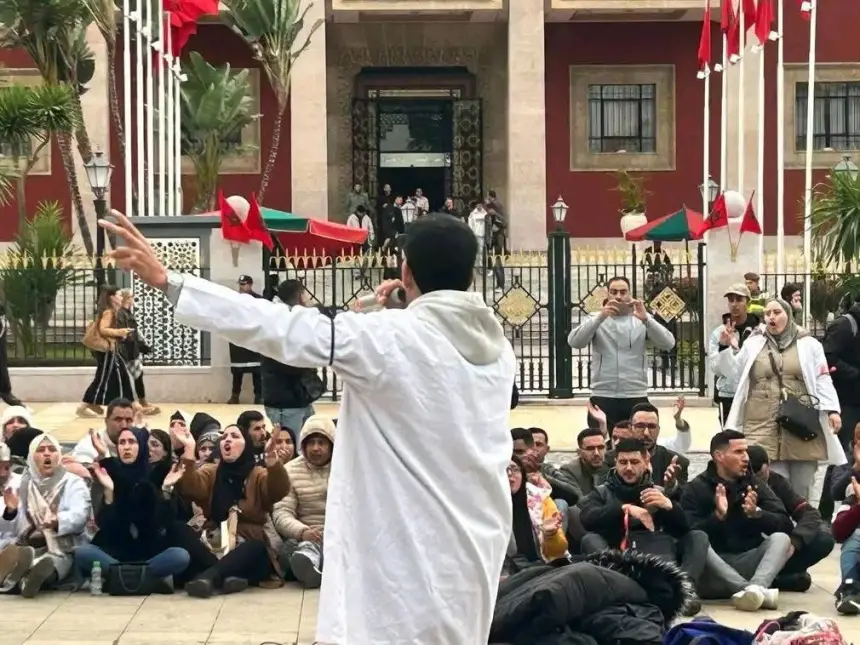 مربو ومربيات التعليم الأولي يحتجون أمام البرلمان