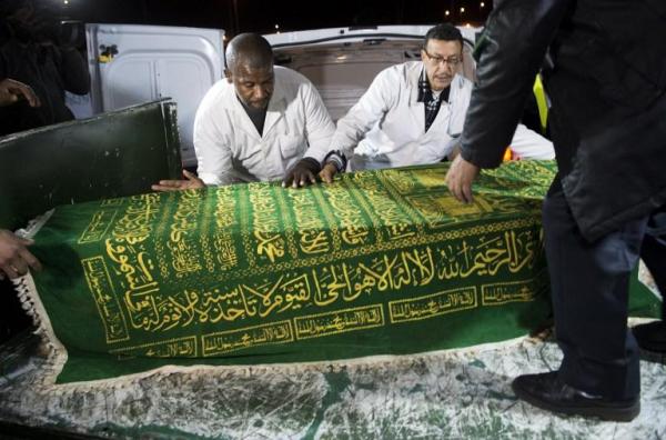 بالصور .. وصول جثماني المواطنتين المغربيتين اللتين قتلتا في هجوم إسطنبول