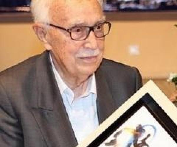 الأديب محمد الصباغ في ذمة الله