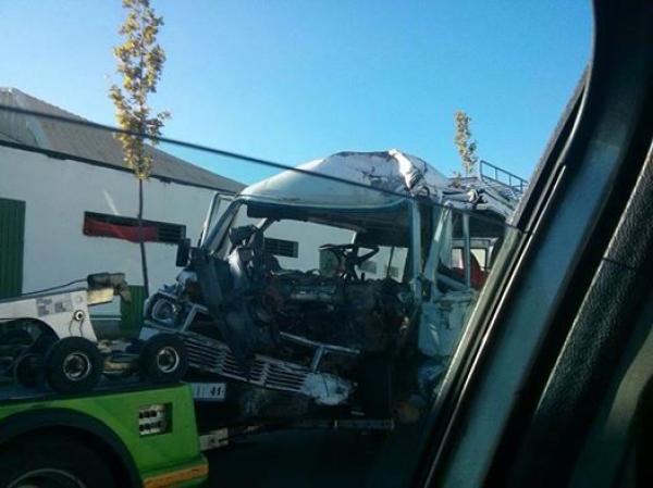 مصرع أربعة أشخاص وإصابة 20 آخرين في حادثة سير وسط مدينة تطوان