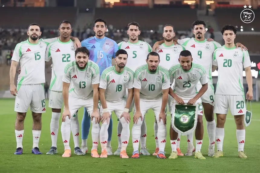 حارس المنتخب الجزائري يضع حدًا لمسيرته الدولية بعد الإقصاء من "كان المغرب 2025"(صورة)