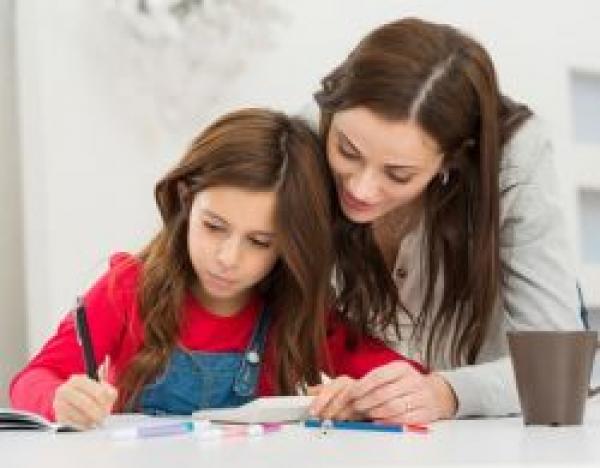 كيف يمكن أن تحفّزي طفلك على الدراسة؟ اليك نصائحنا في هذا المجال