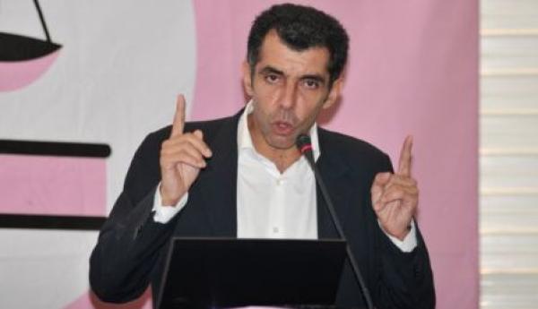 اعتبر «الربيع العربي» صناعة مجموعات أميركية يمينية